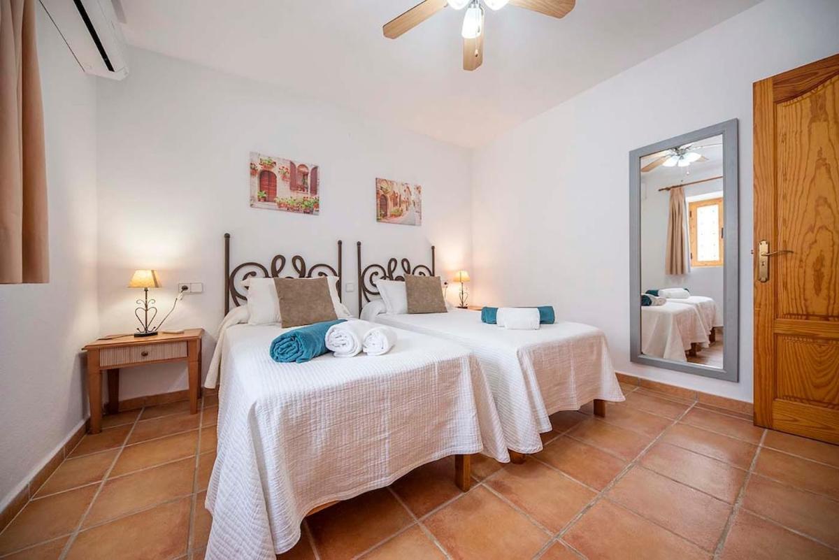 Villa Quiet Family House 850m From The