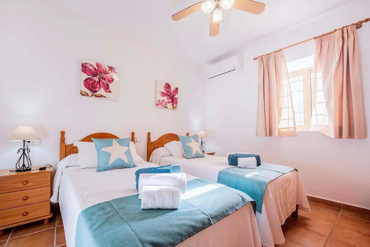 Villa Quiet Family House 850m From The Cala Llonga (Ibiza)