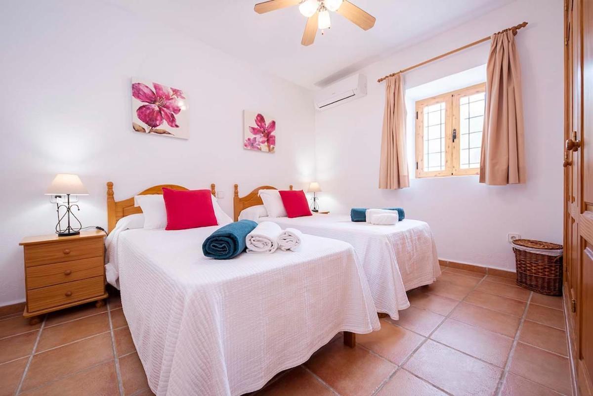 Villa Quiet Family House 850m From The