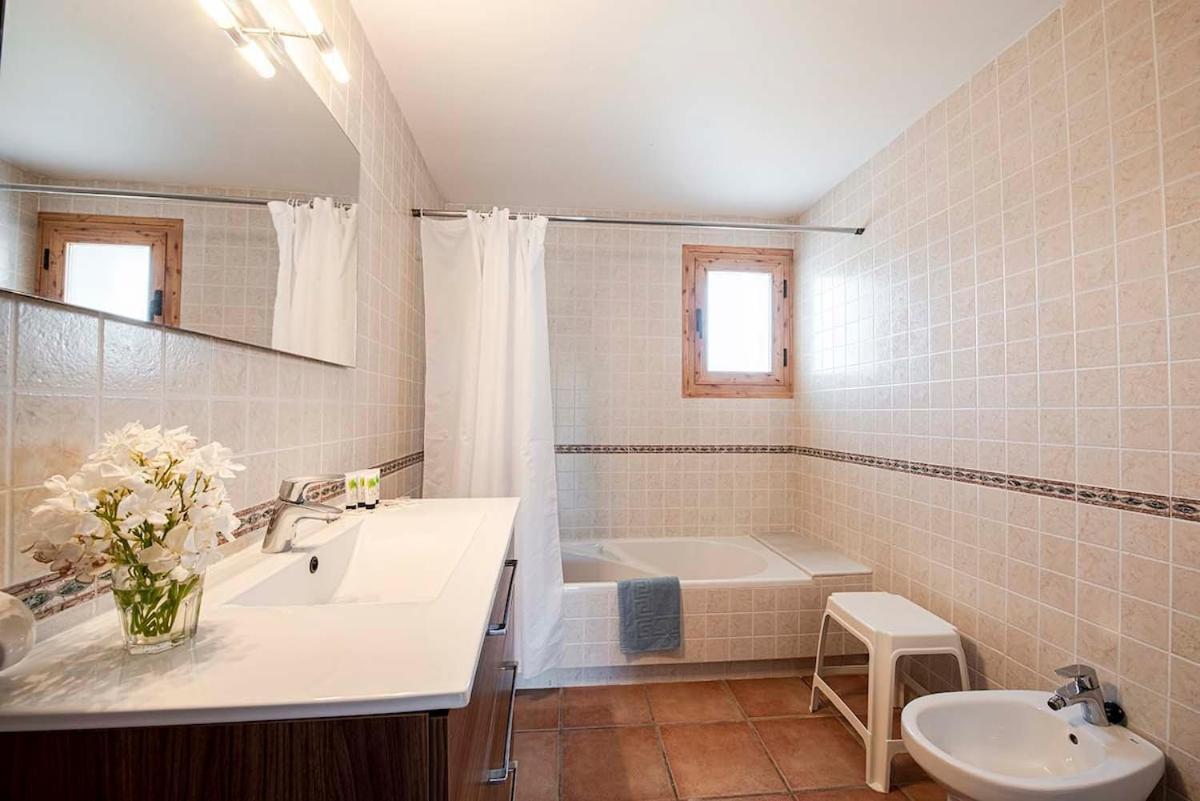 Quiet Family House 850m From The *