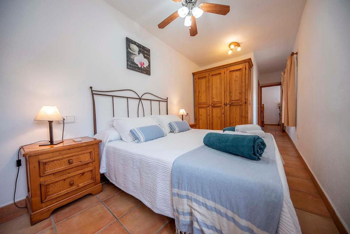 Quiet Family House 850m From The * Cala Llonga (Ibiza)