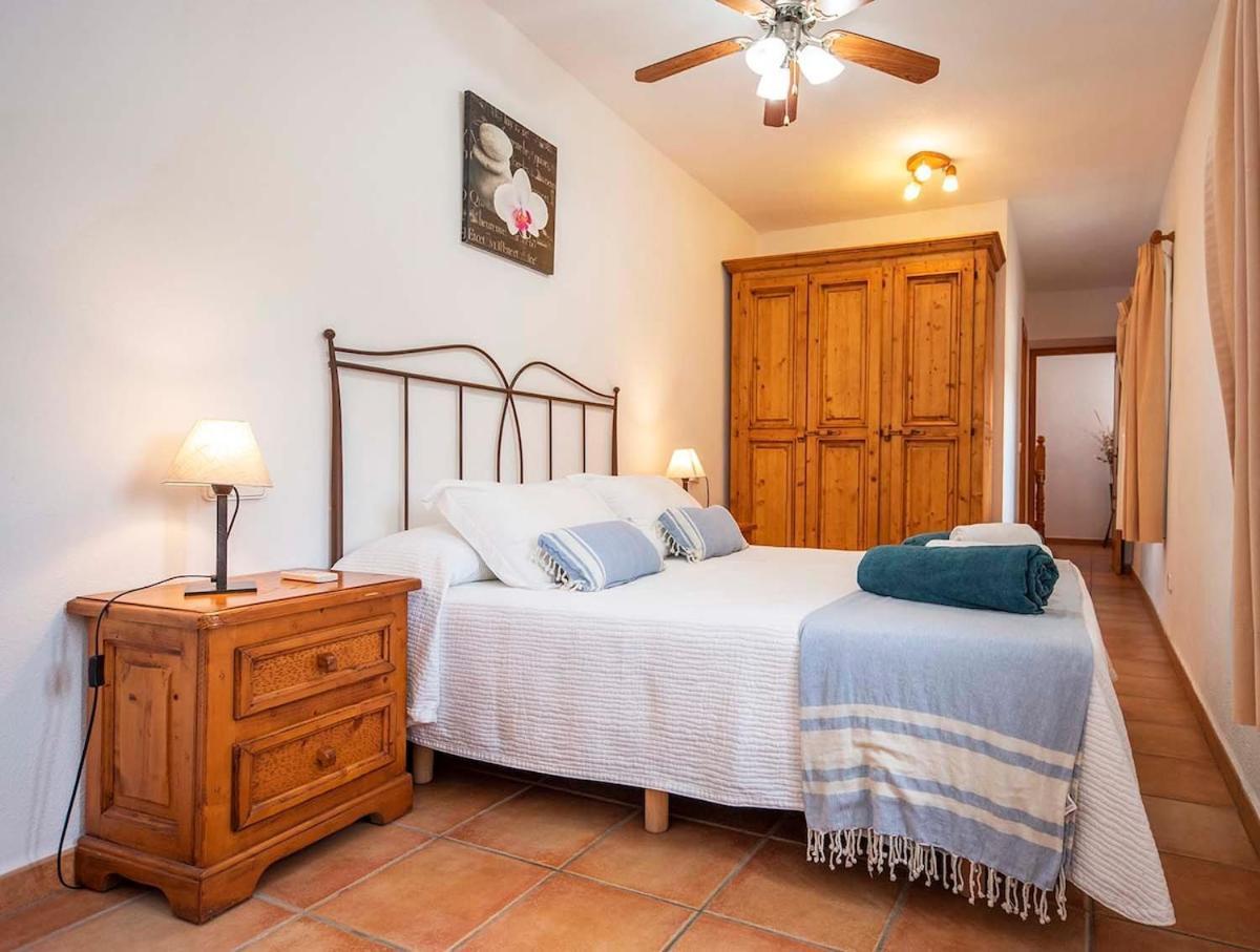 Quiet Family House 850m From The Villa *